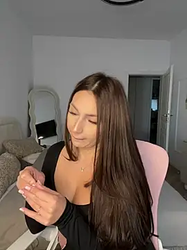 XXX chat uživo modela ClaraaJoy