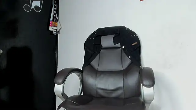 AlphaMarco Live XXX Chat