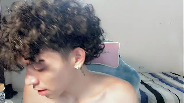 Chatroom XXX en direct de FUNNY_DICK_