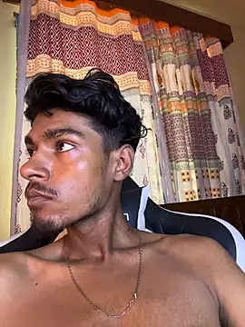 XXX chat uživo modela GunSlay