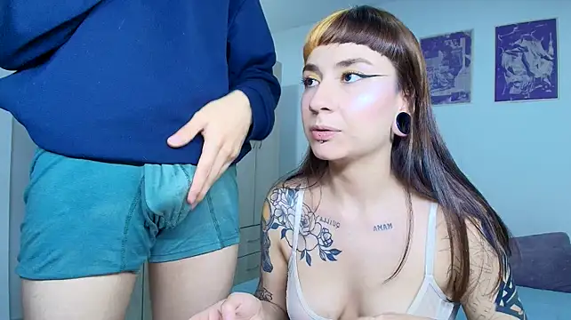 XXX chat uživo modela Sky_Intimate