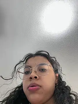 Adri_zu's Live XXX Chat