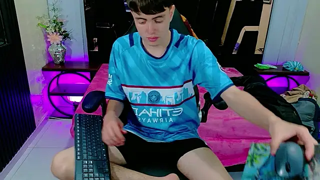 XXX chat uživo modela Brian_Montes