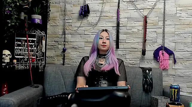 Miss_Kaz Chat XXX in diretta