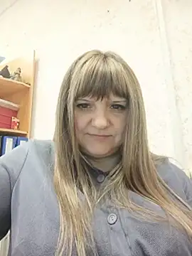 XXX chat uživo modela Office_Albertina