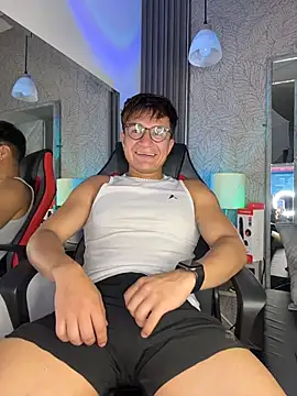 XXX chat uživo modela Hassbyd