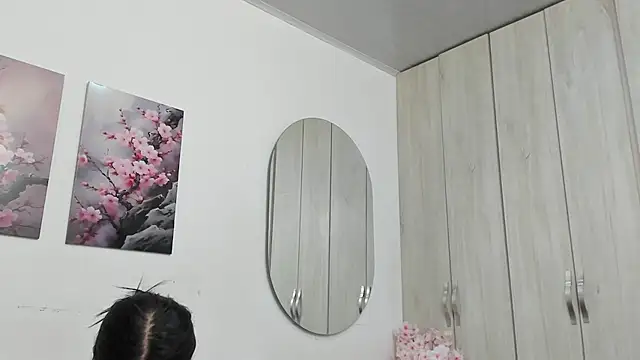pinky_f00x's Live XXX Chat