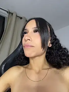צ'אט XXX בשידור חי של Miaa_love6969