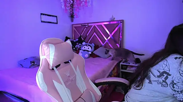 Chat XXX en directo de little_emma0