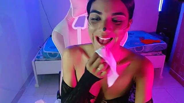 Chat XXX en directo de Raya_velvet