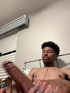 BigPrettyDick777 live XXX chat