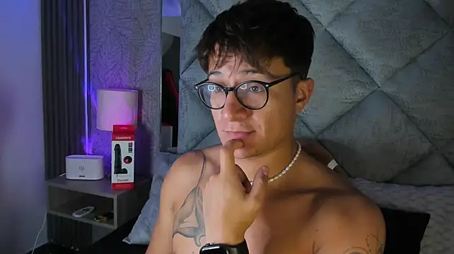 XXX chat uživo modela Hassbyd