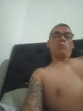 Eduaryandrea0425's Live XXX Chat