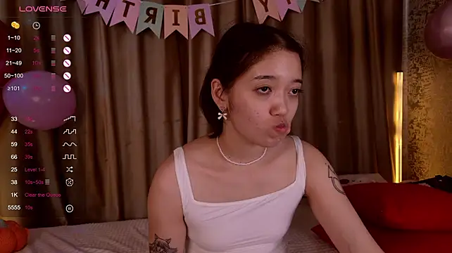 FreyaRaya Chat XXX in diretta