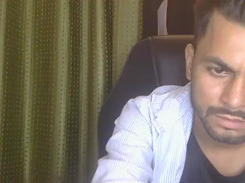 Chat XXX ao vivo de Stubborndesiboy