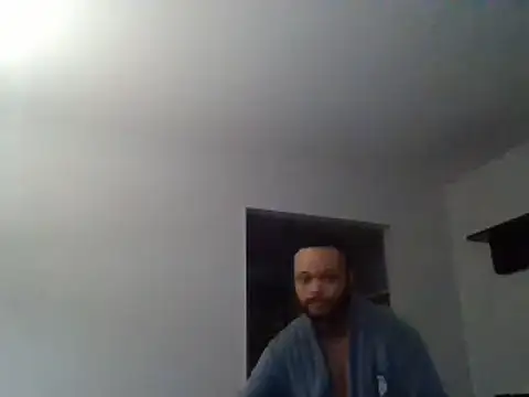 Yellaboi2144 Show in webcam
