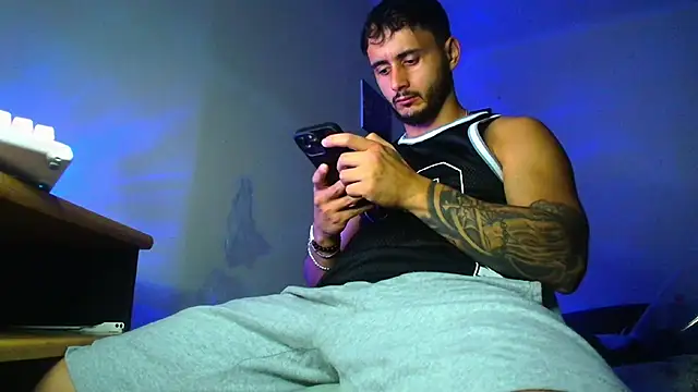 XanderCage99 live XXX chat