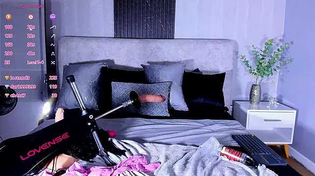 Lilii_Peach élő XXX-chatje