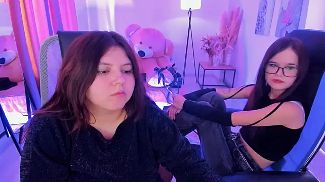 Elainebeness' Live XXX Chat