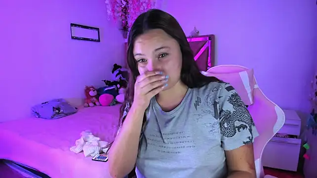 little_emma0's Live XXX Chat