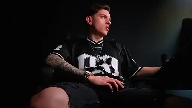 Czat XXX na żywo – FelixStarkk