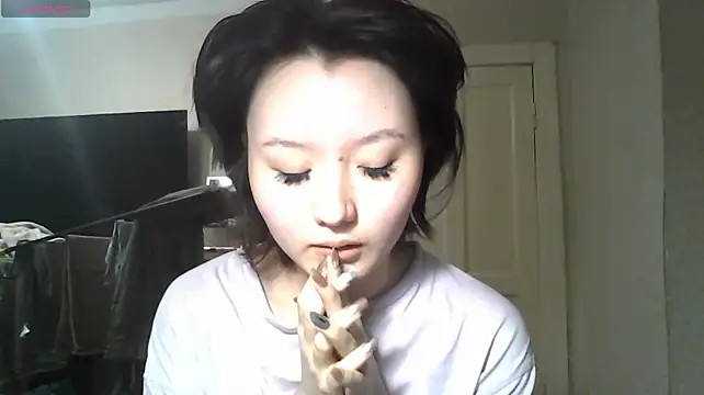 QuyenLuellen's Live XXX Chat