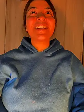 evelisse_ Adlı Modelin Canlı XXX Sohbeti