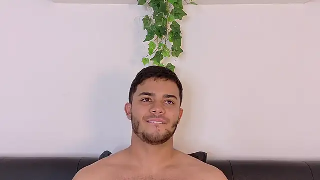 Chat XXX en directo de TylerWest_