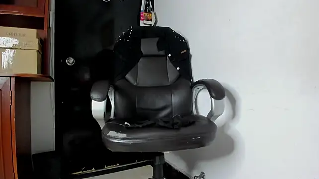 AlphaMarco Live XXX Chat