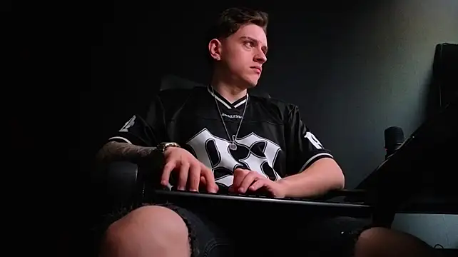 FelixStarkk Chat XXX live