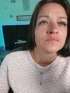  צ'אט XXX בשידור חי של Isa_bluee