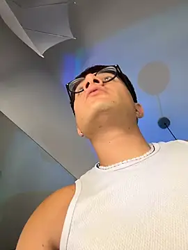 Hassbyd: онлайн-секс-чат