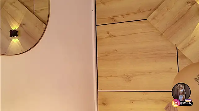 XXX chat uživo modela ChannelCrawford