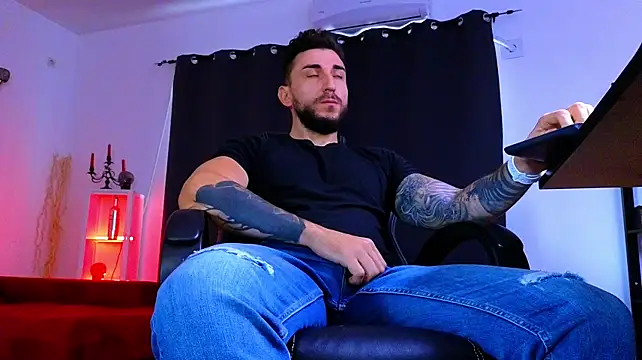 MightyAaron66 现场XXX聊天