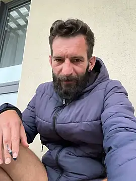 צ'אט XXX בשידור חי של Michel_huge