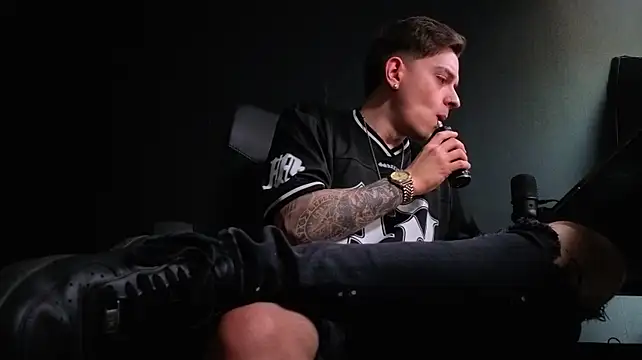 FelixStarkk: απευθείας συνομιλία ΧΧΧ