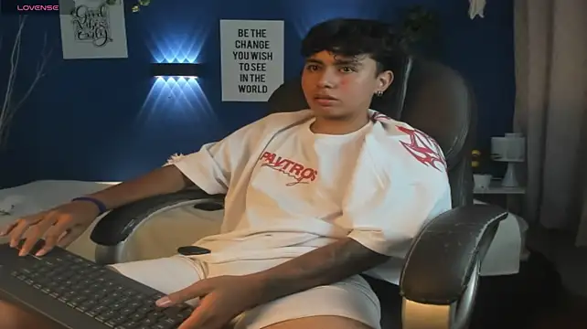 Jonnie-rodriguez live XXX chat