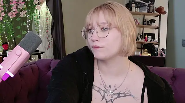 Morvelyn XXX чат на живо