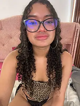 Bunny-firee's Live XXX Chat