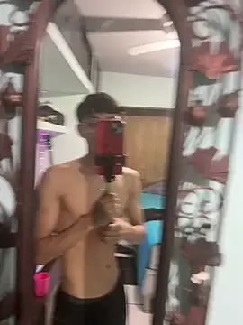 XXX chat uživo modela Kakolush