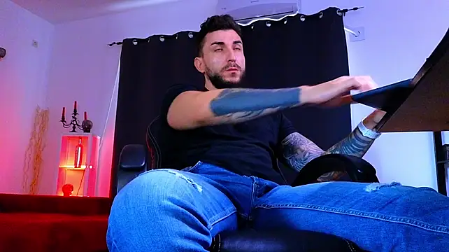Онлайн чат XXX MightyAaron66