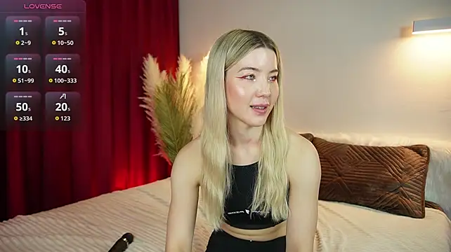 LindaThackerr Live XXX-chat