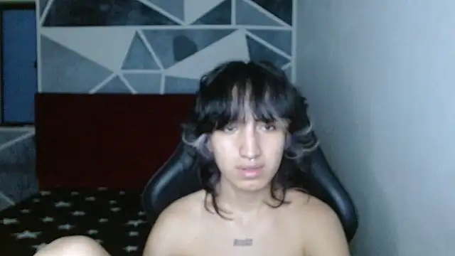 צ'אט XXX בשידור חי של littlextreme