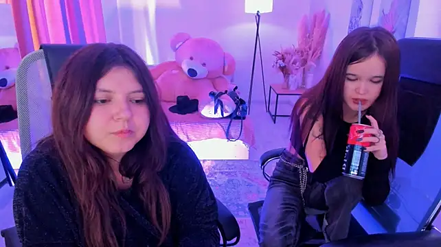 Elainebeness live XXX chat