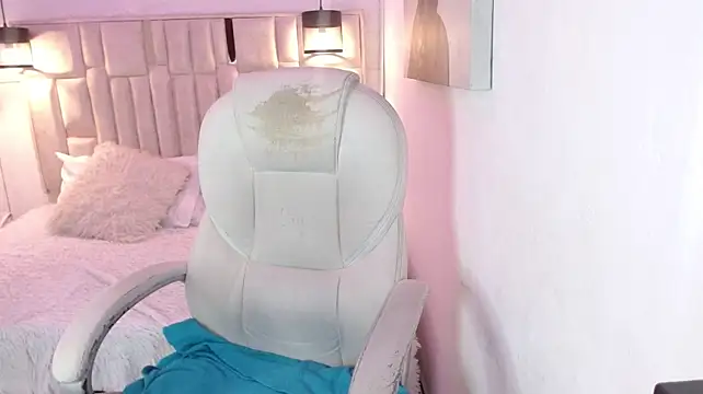 zooey_ Adlı Modelin Canlı XXX Sohbeti