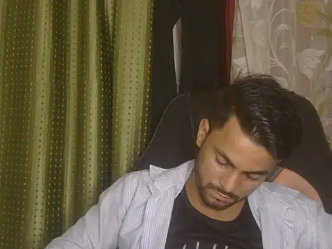 Chat +18 de Stubborndesiboy ao vivo