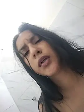 Chat XXX en directo de LauraMontaii
