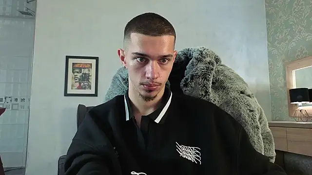 XXX chat uživo modela KaydenDrew