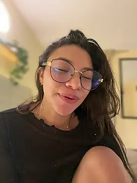 دردشة CocoaGigiMuse الجنسية المباشرة