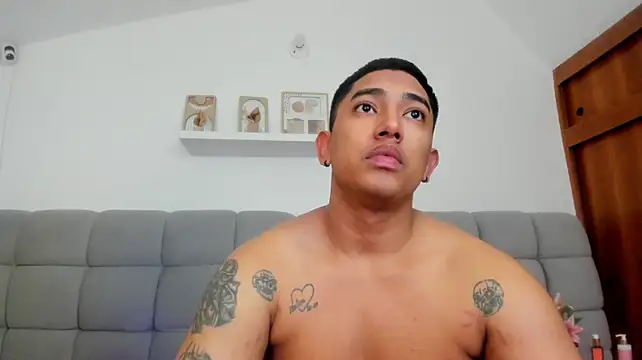 Chat +18 de erotic_sins ao vivo
